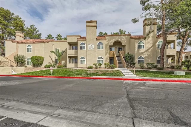 MLS: 2592609 Condo For Sale