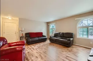 Photo #2: 2592609 Listing