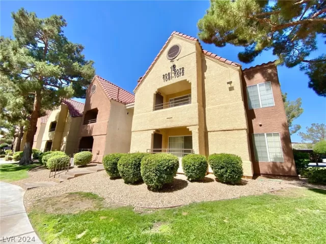 MLS: 2592643 Condo For Sale