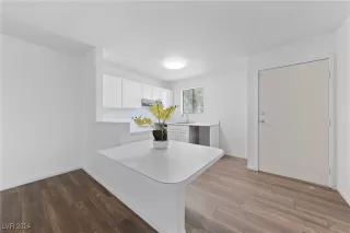 Photo #2: 2592680 Listing 