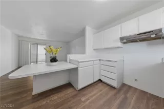 Photo #3: 2592680 Listing 