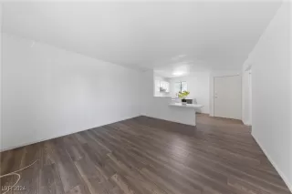 Photo #5: 2592680 Listing 