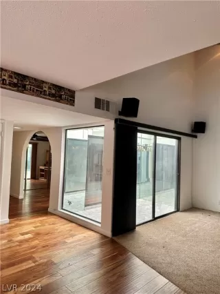 Photo #6: 2592707 Listing 