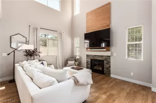 Photo #3: 2592728 Listing 