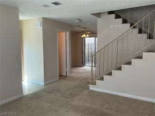 Photo #3: 2592741 Listing 