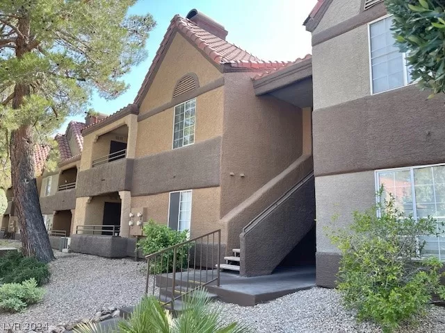 MLS: 2592761 Condo For Sale