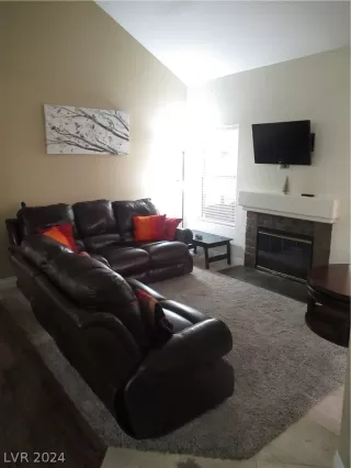 Photo #4: 2592778 Listing 