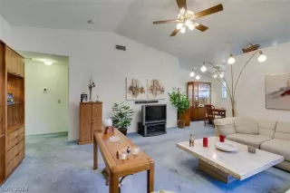 Photo #2: 2592813 Listing 