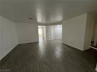 Photo #5: 2592843 Listing 