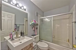 Photo #5: 2592848 Listing 