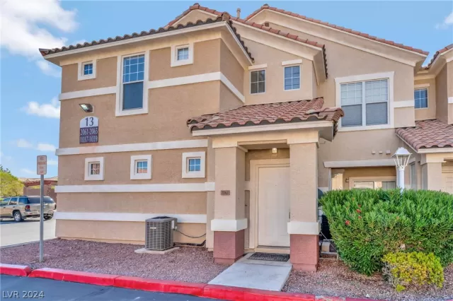 MLS: 2592853 Condo For Sale