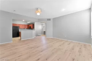 Photo #5: 2592853 Listing 