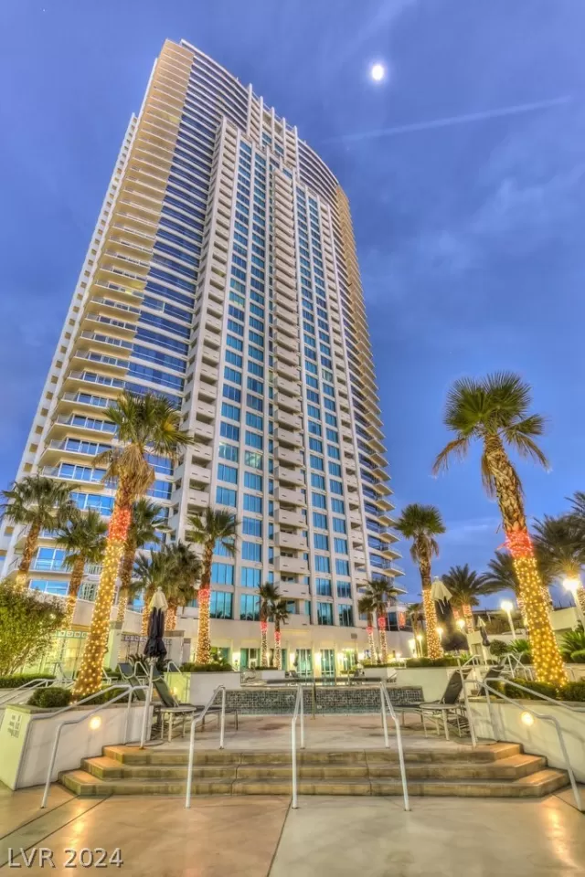 MLS: 2592876 Condo For Sale