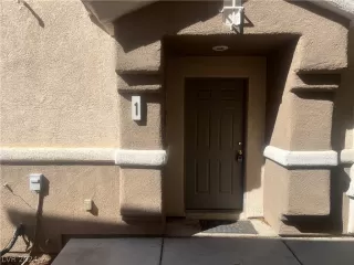 Photo #1: 2592878 Listing 