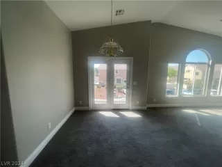 Photo #5: 2592878 Listing 