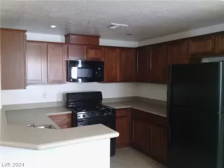 Photo #3: 2592884 Listing 
