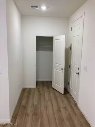 Photo #2: 2592889 Listing 
