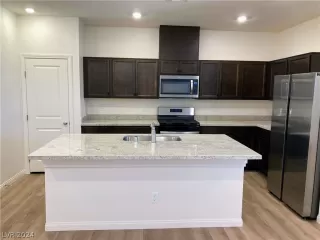 Photo #6: 2592889 Listing 