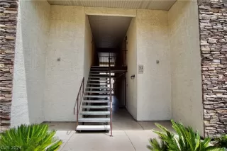 Photo #3: 2592898 Listing