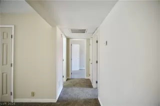 Photo #4: 2592899 Listing