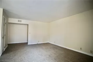 Photo #6: 2592899 Listing