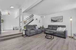 Photo #5: 2592901 Listing 