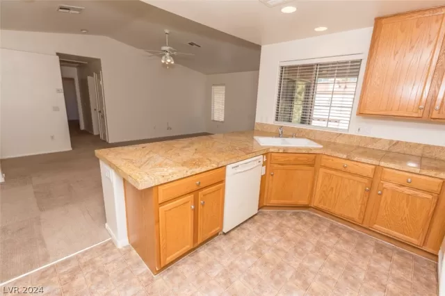 MLS: 2592912 Condo For Sale