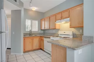 Photo #6: 2592916 Listing 