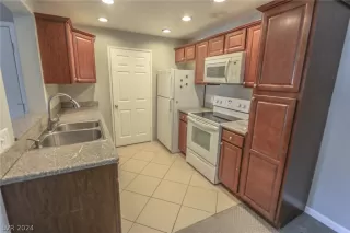 Photo #2: 2592918 Listing 