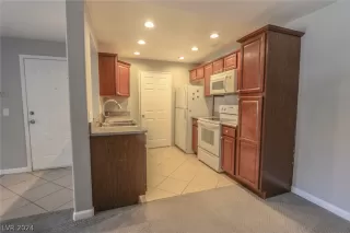 Photo #5: 2592918 Listing 