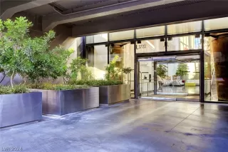 Photo #1: 2592927 Listing 