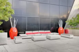 Photo #2: 2592927 Listing 