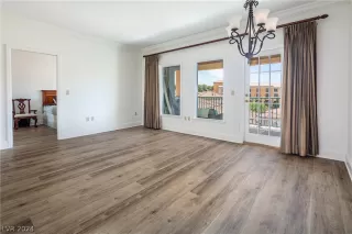 Photo #4: 2592934 Listing