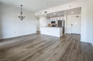 Photo #6: 2592934 Listing