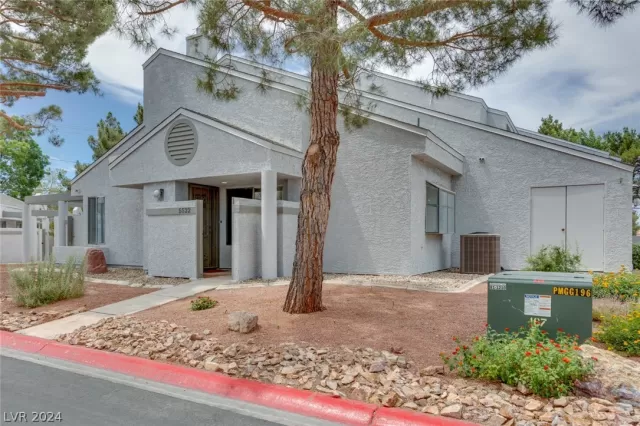 MLS: 2592941 Condo For Sale