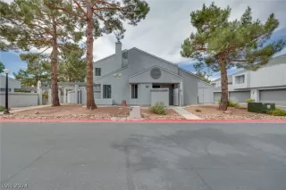 Photo #2: 2592941 Listing