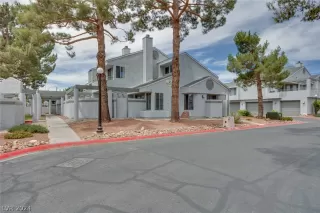 Photo #3: 2592941 Listing