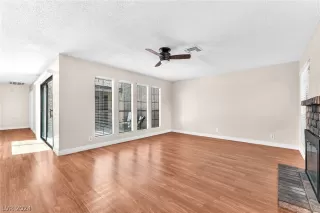 Photo #6: 2592947 Listing 