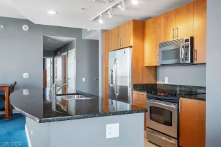 Photo #4: 2592948 Listing 