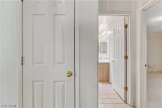 Photo #5: 2592950 Listing