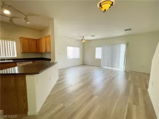 Photo #2: 2592957 Listing 