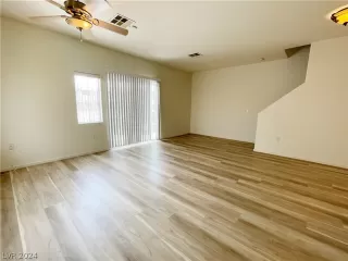 Photo #3: 2592957 Listing 