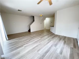 Photo #4: 2592957 Listing 