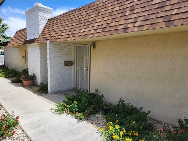 MLS: 2592960 Condo For Sale