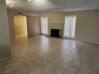 Photo #5: 2592960 Listing 