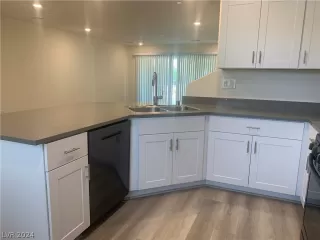 Photo #1: 2592970 Listing 