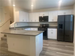 Photo #2: 2592970 Listing 