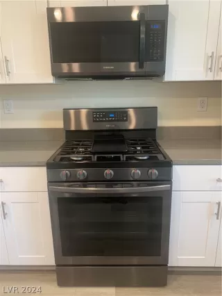 Photo #4: 2592970 Listing 