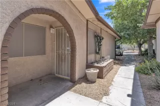 Photo #2: 2592977 Listing