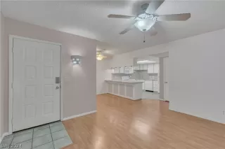 Photo #5: 2592977 Listing